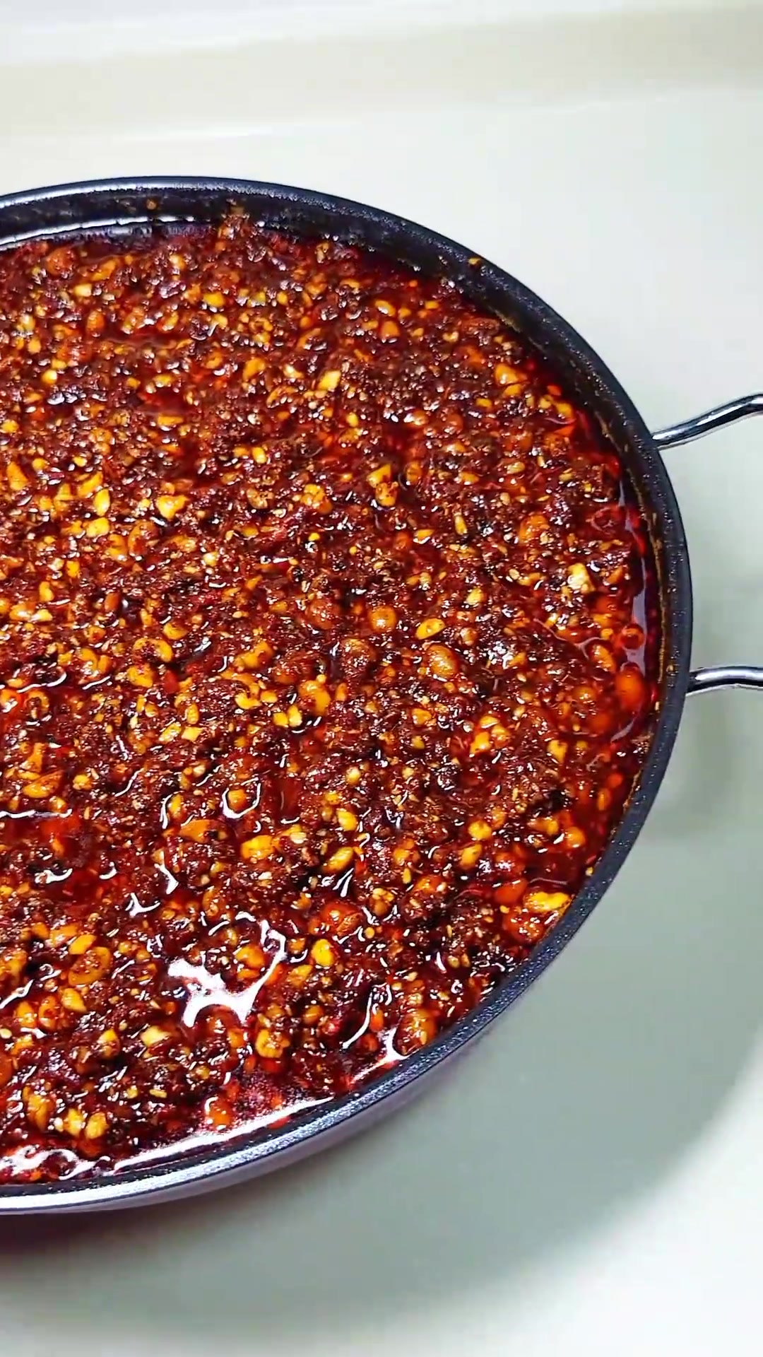 辣椒酱香辣开胃又下饭，夹馍，拌面都美的很