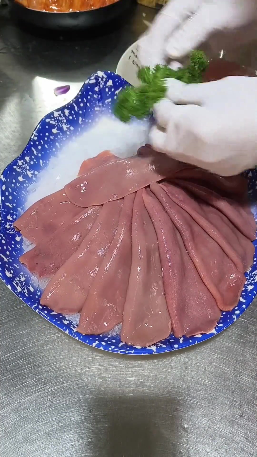 火锅菜品的摆盘