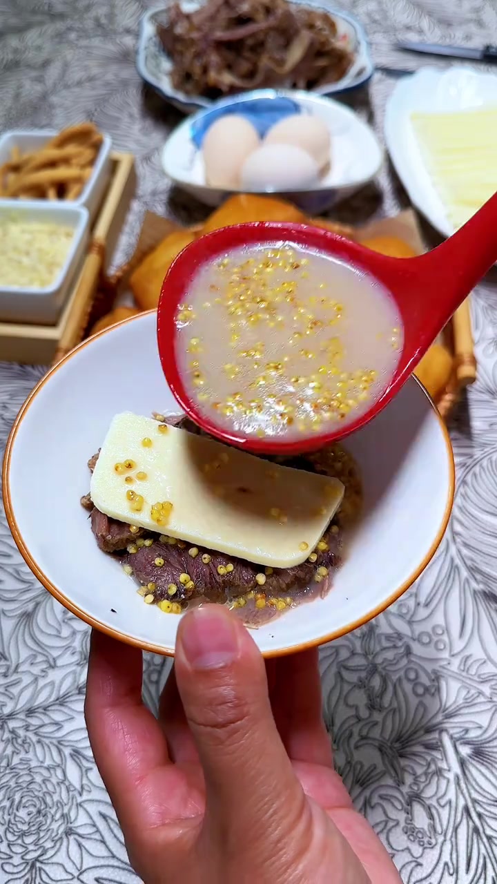 内蒙古人民早餐正确打开方式,80后宝妈早起四十分钟给家人做早餐