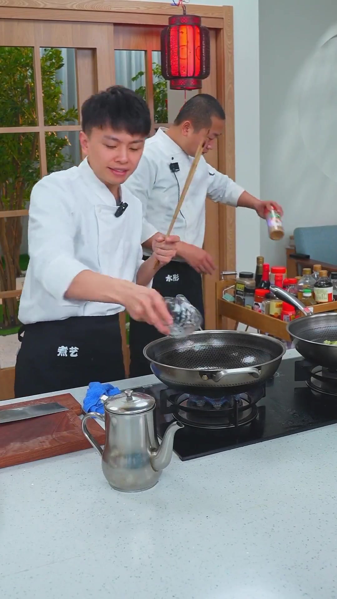 一口一个的恩施小土豆，配上飘香四溢的椒盐，真的是人见人爱的一道菜