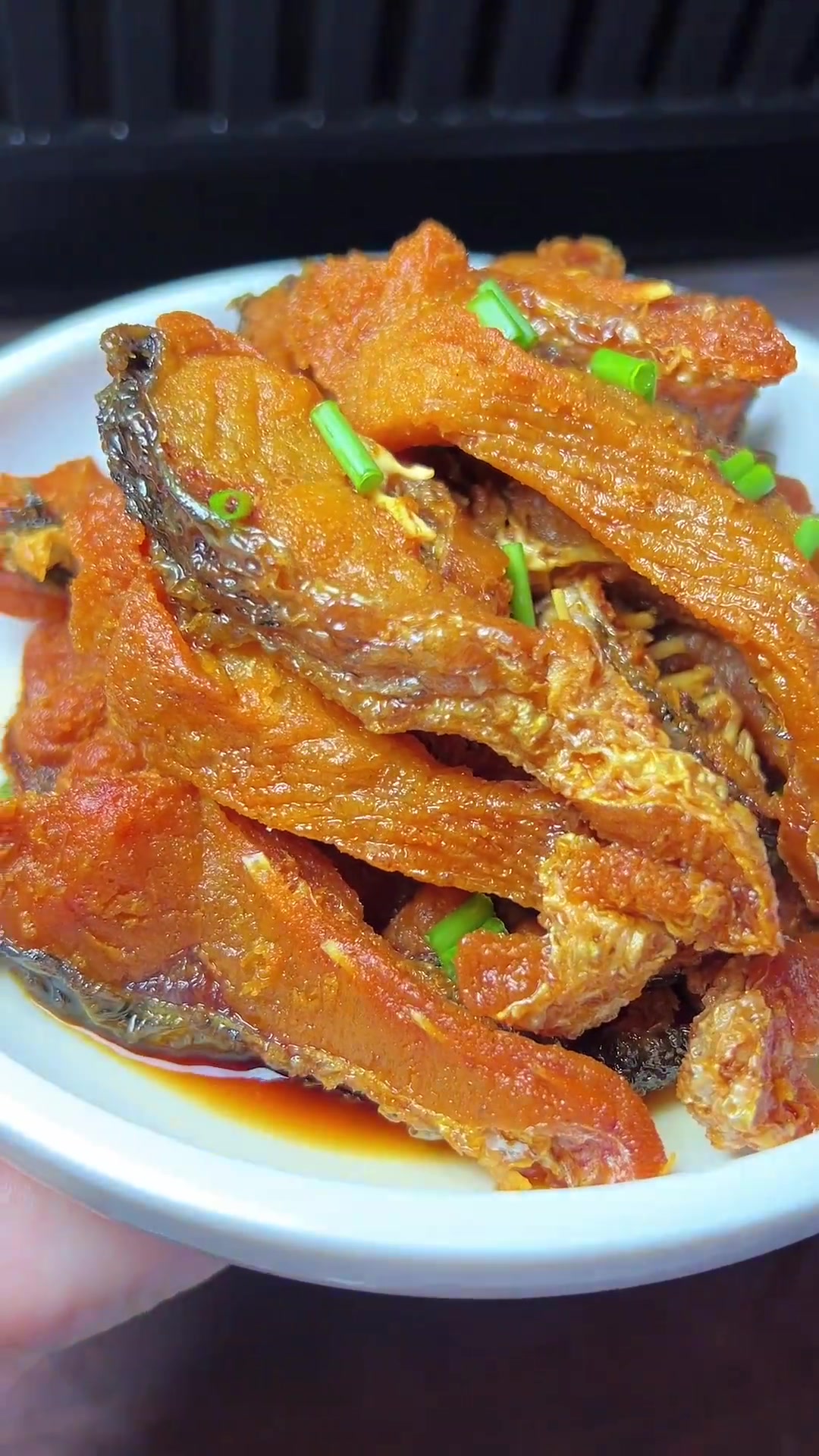 花11元买草鱼做酥鱼，骨头都酥，做法简单超好吃