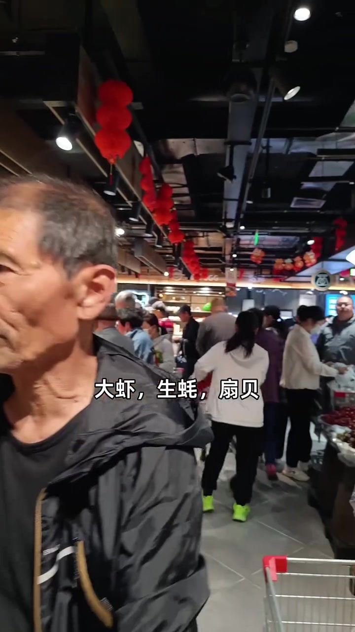 吃回本不是梦,海鲜火锅烤肉全自助,全场几百种菜品任你拿,左下角团购更划算!海鲜自助 火锅自