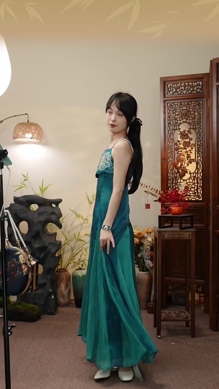 显腿长人鱼公主裙，大胸小胸都能穿，孕妈妈也能穿！