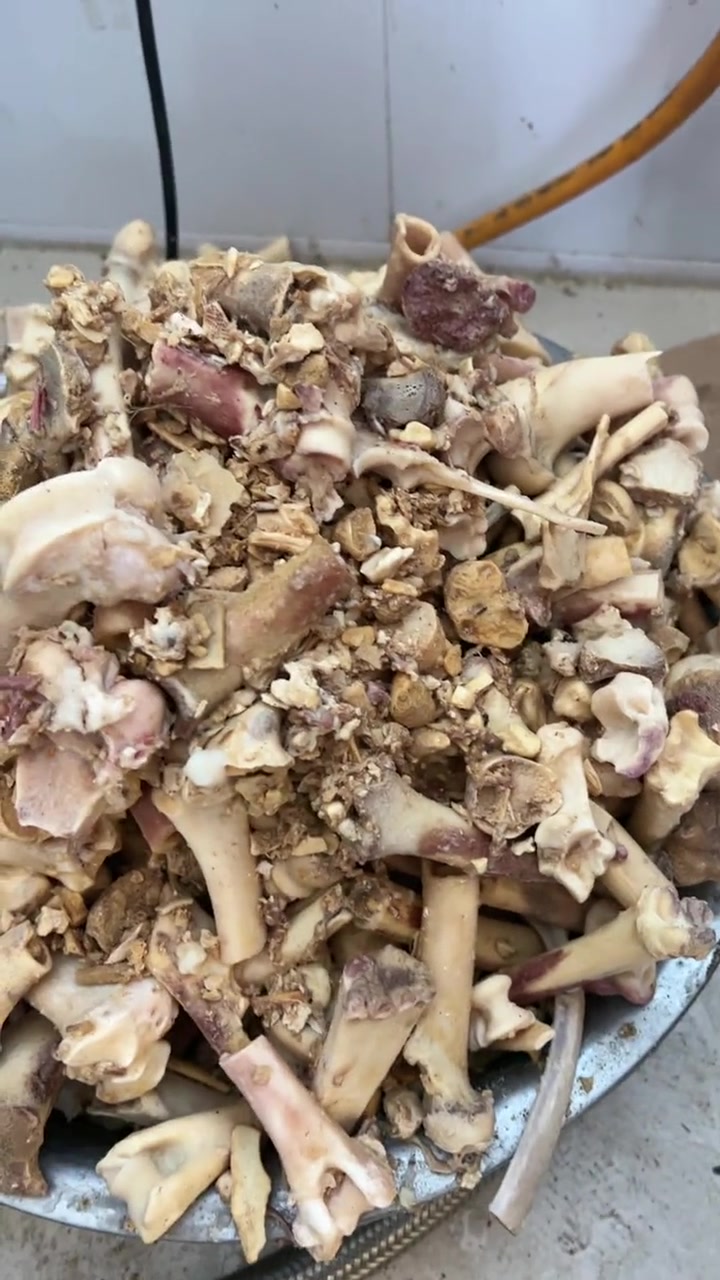 真正的羊骨头熬汤