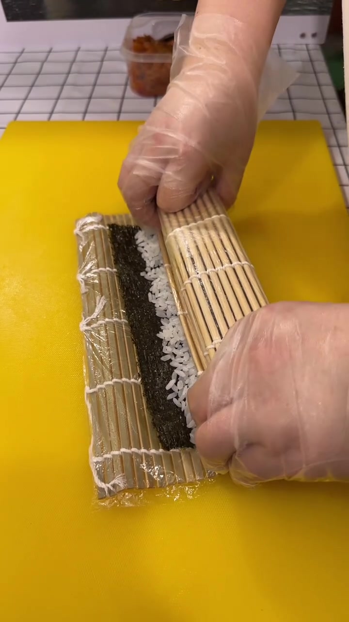 超简单辣白菜大卷教程,一口下去超满足!