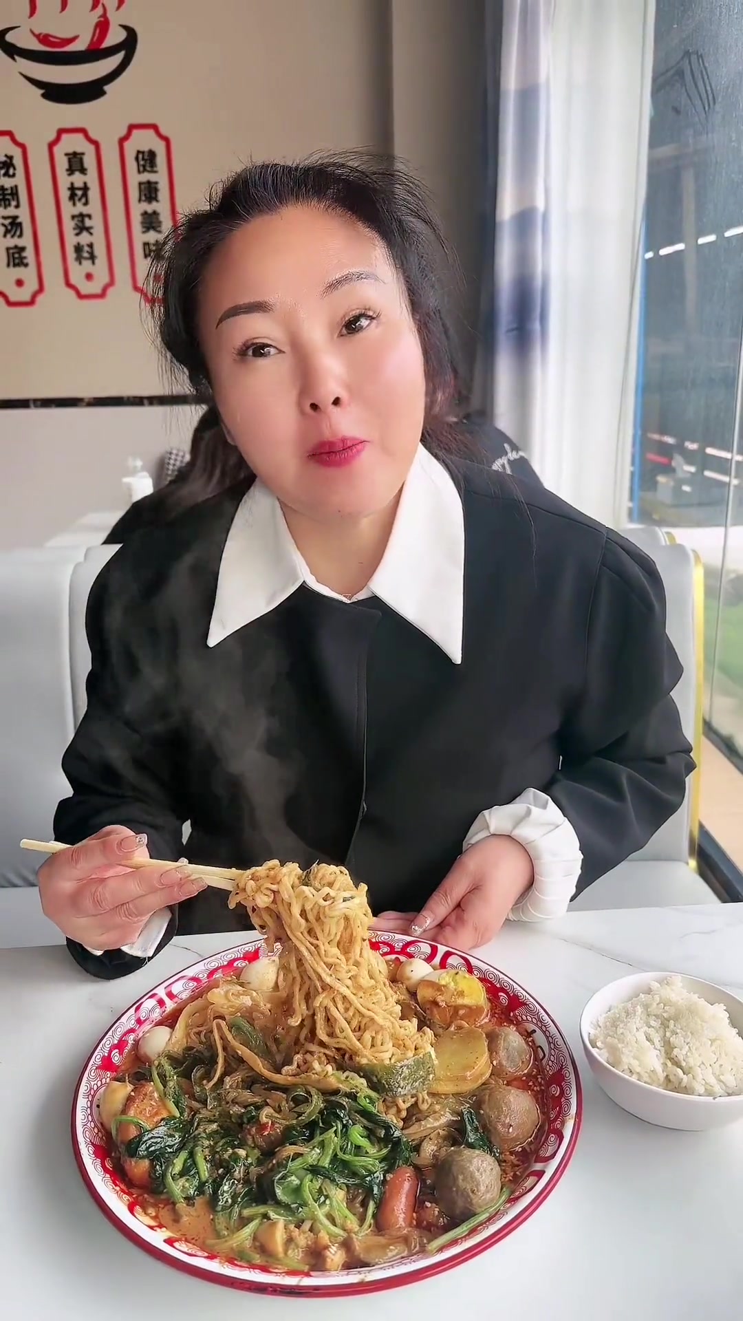 濮阳安居街近喜膳麻辣烫,麻辣拌,麻辣香锅,都很好吃,可香,下单有惊喜