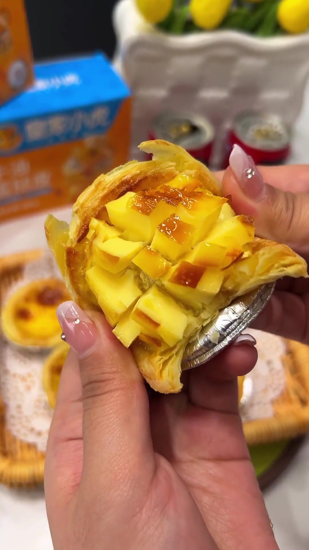 喜欢吃蛋挞？在家就能做，做法简单，刚烤出超好吃！