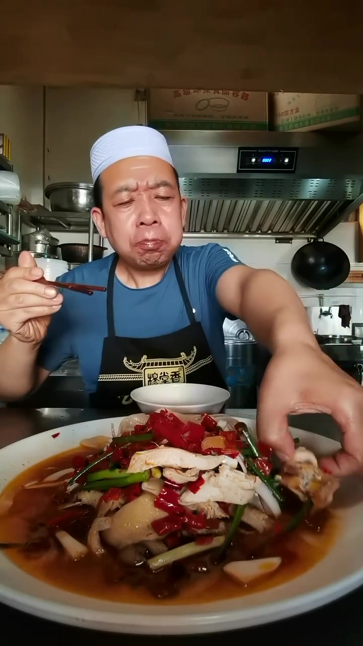 椒麻鸡皮带面人间美味打开食欲的一道菜让人流口水的美食