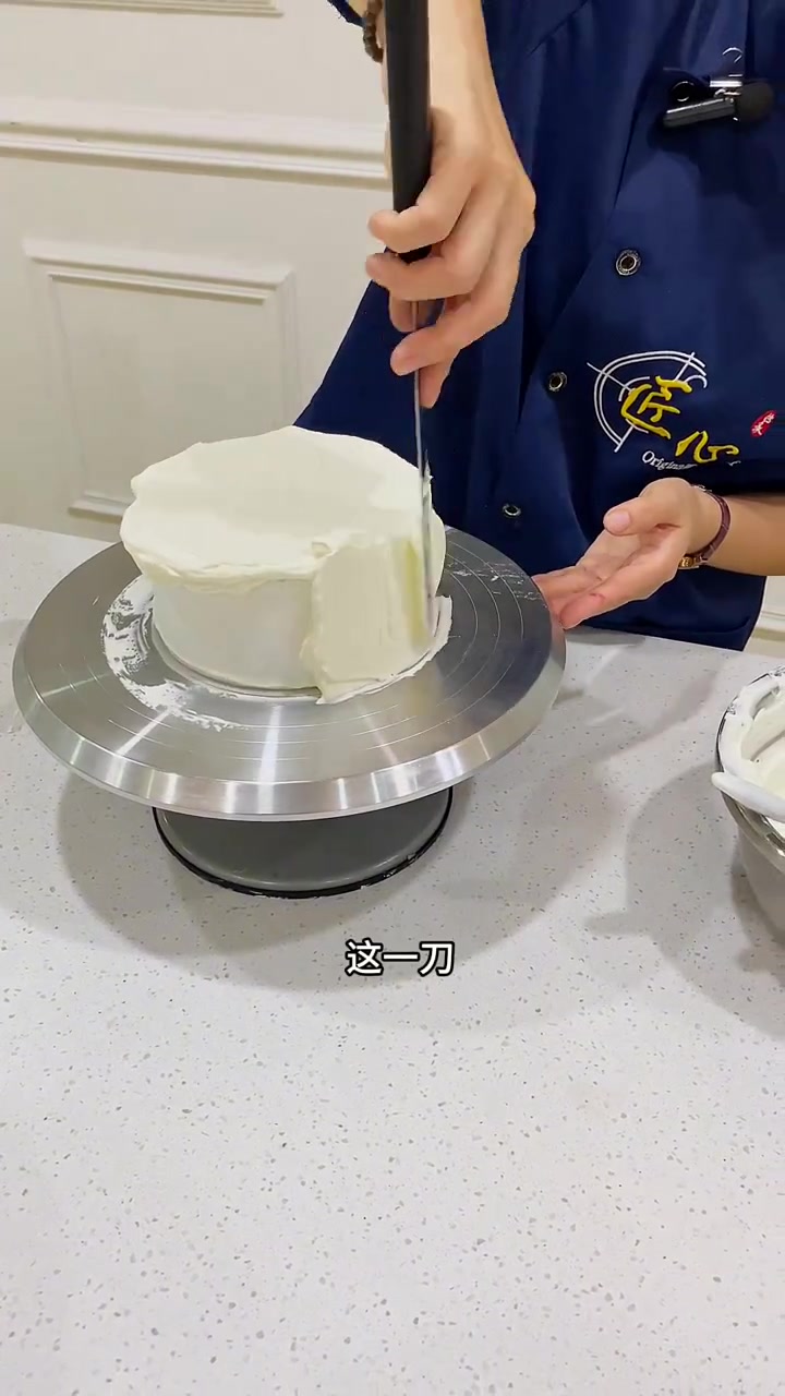 新手小白一看就会的蛋糕快速抹面方法