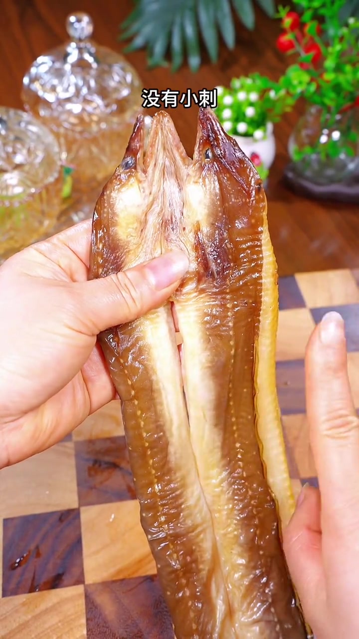 酱油肉蒸油鳗干是温州人餐桌上必不可少的一道特色美食
