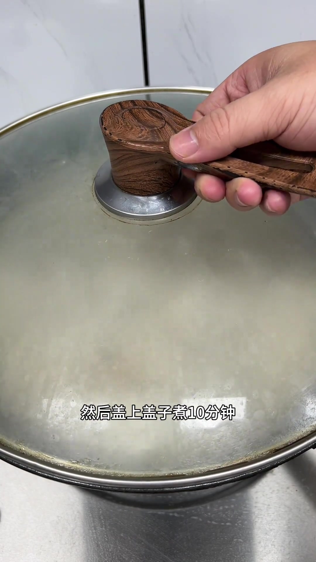 鲫鱼白萝卜汤，喝起来汤鲜味美，非常好喝