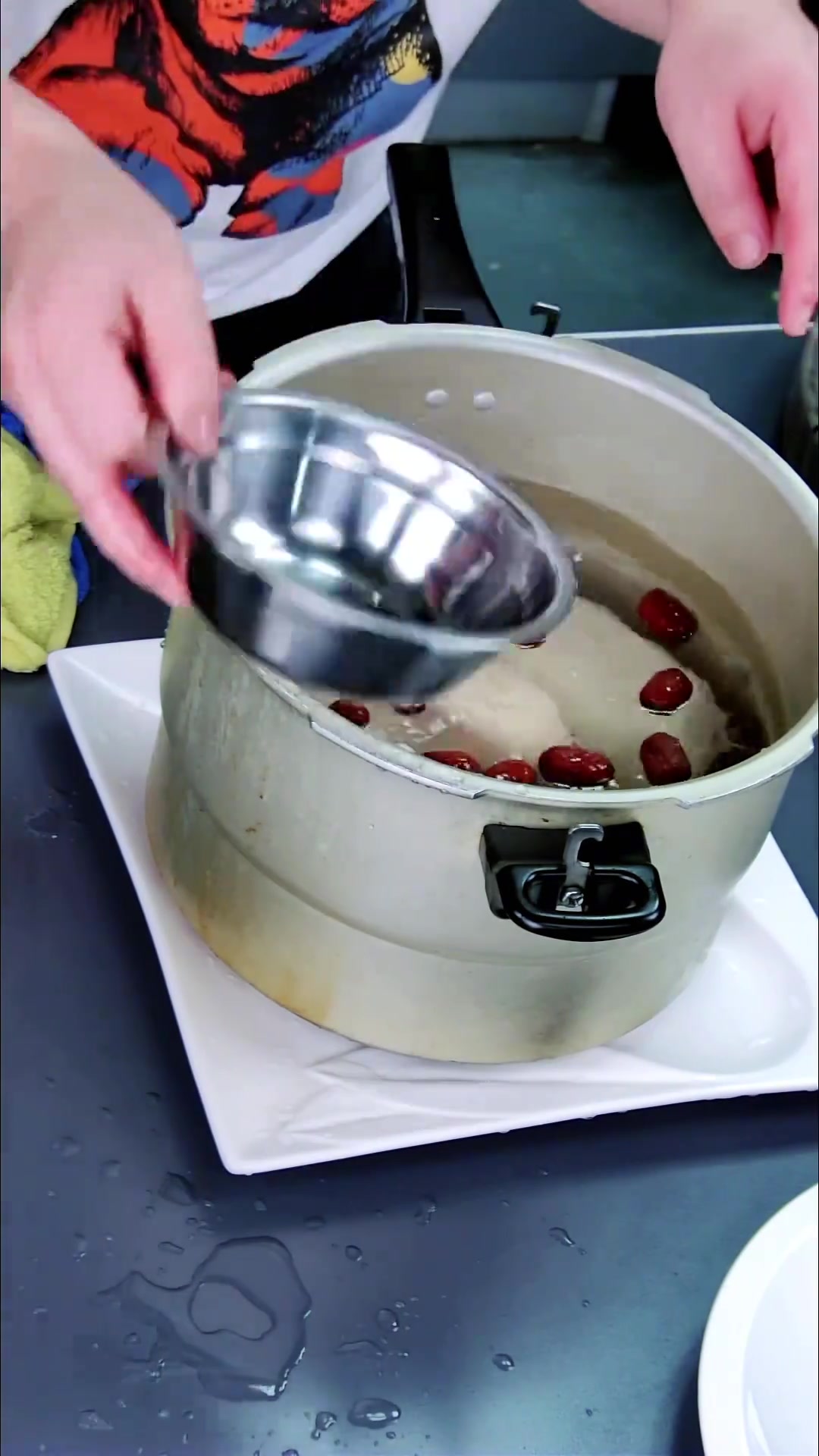 分享一道简单好操作的凉菜，桂花糖藕，学会了都可以去摆摊了！