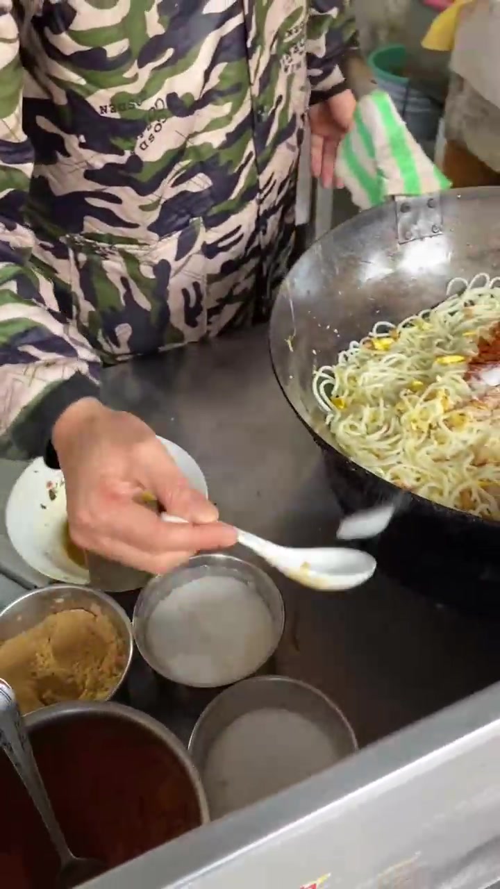 如果能保证米粉的质量口感，炒粉就不难做