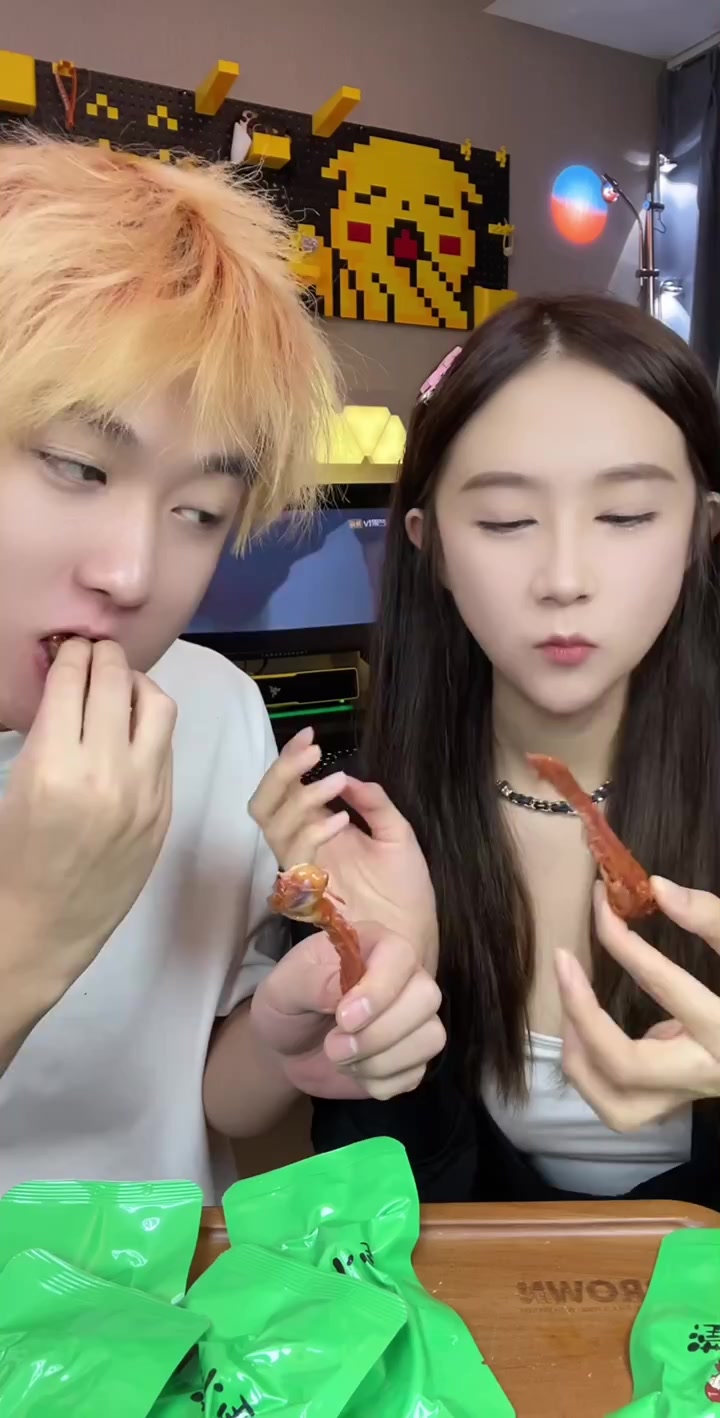 甜辣口鸭锁骨追剧必备