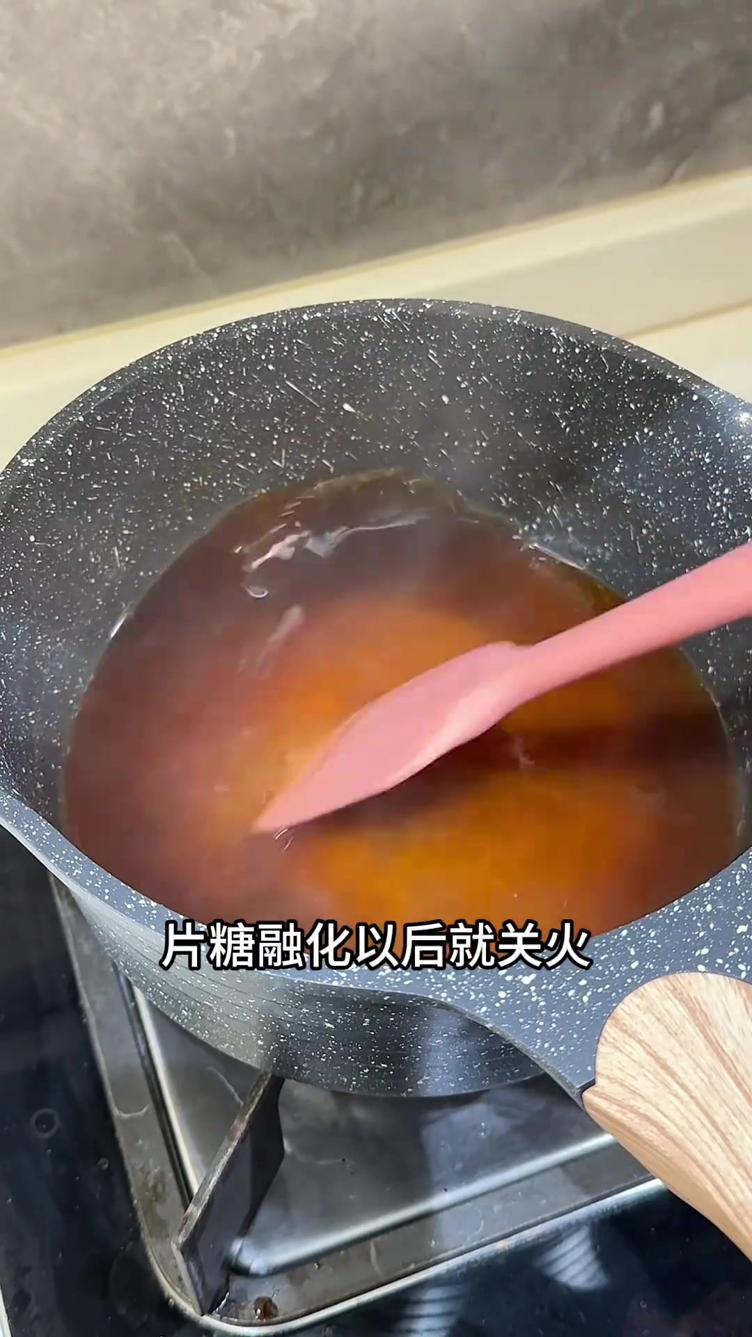 红枣补气养血，女孩子更应该多吃，赶快把这个做法简单的红枣糕安排起来吧～