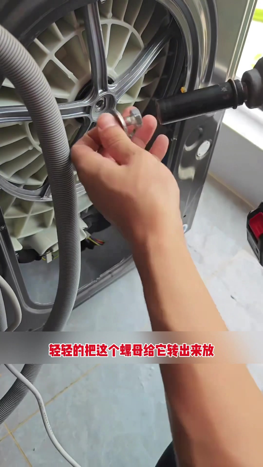 小天鹅滚筒洗衣机拆卸清洗安装技术教学