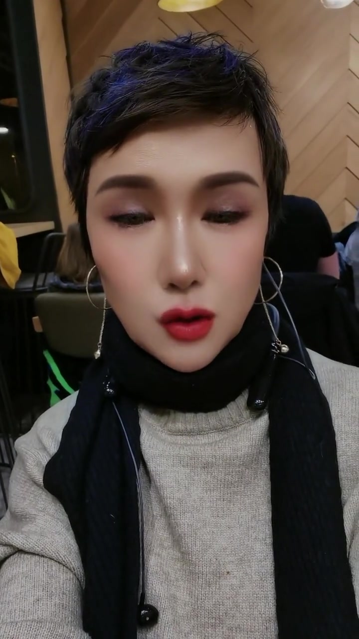 家人聚餐享受世界美食中东的菜系非常好吃感谢亲家盛情款待