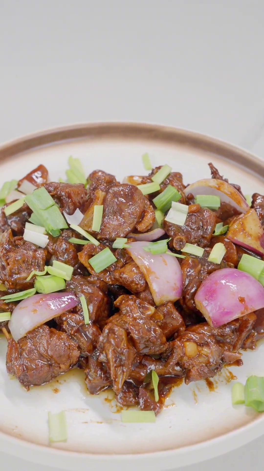 据说这酱爆麻油鸭香飘八条街，路人闻香皆来寻