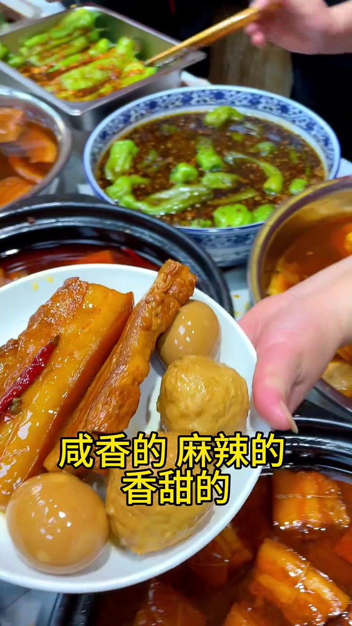 不排队吃不上的甏肉干饭