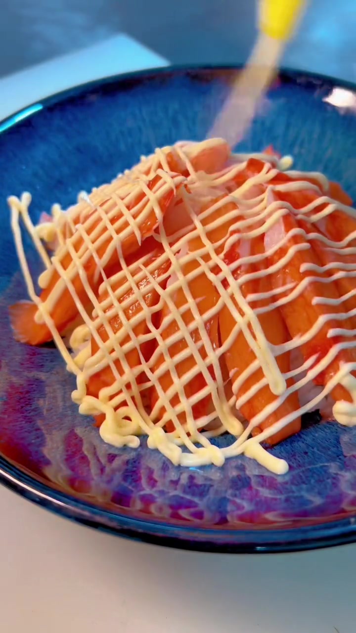 教你在家就可以制作日料店同级别的炙烤蟹肉饭