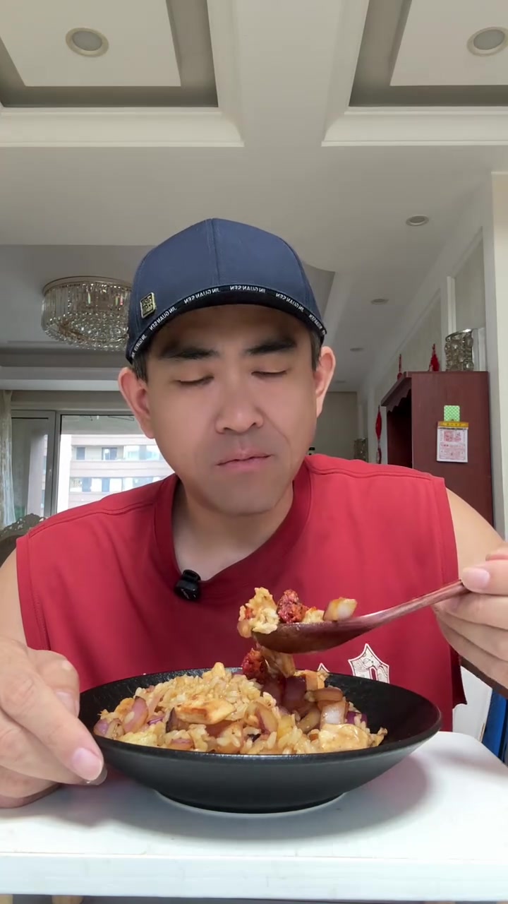 今天吃的鸡腿炒饭