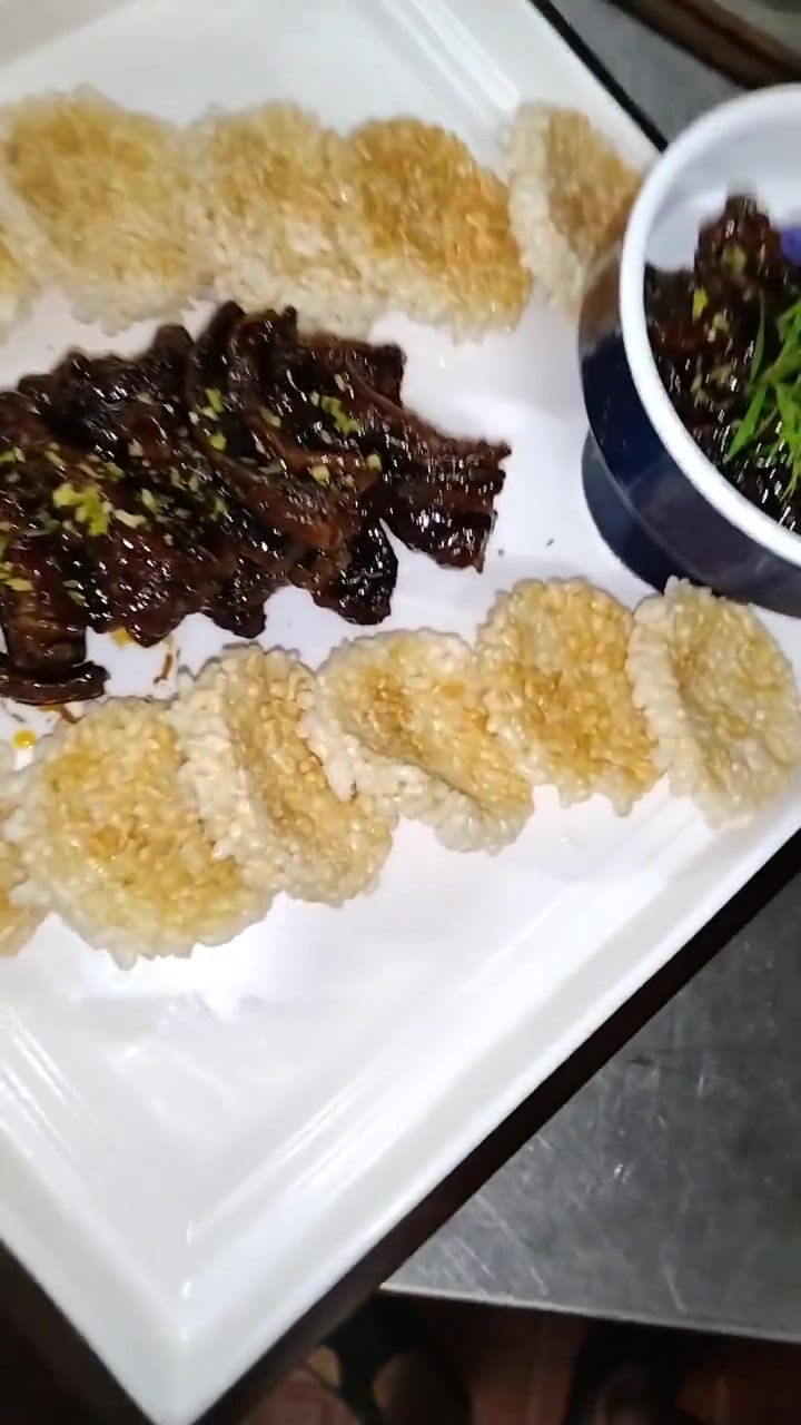 红烧排骨的精致摆盘