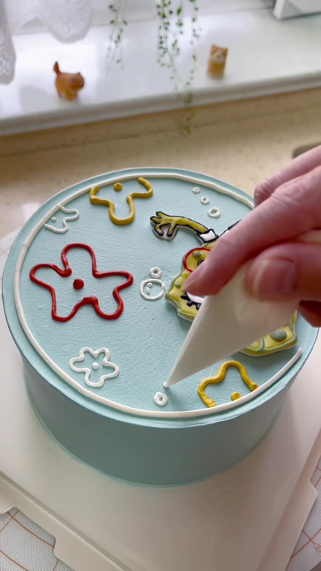 拉线膏手绘—海绵宝宝蛋糕