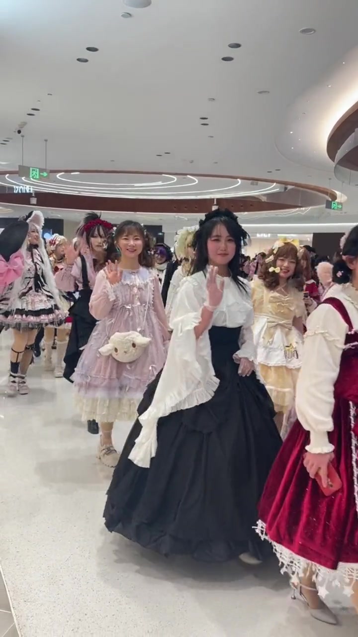 鲑鱼子领军她的lo娘军团