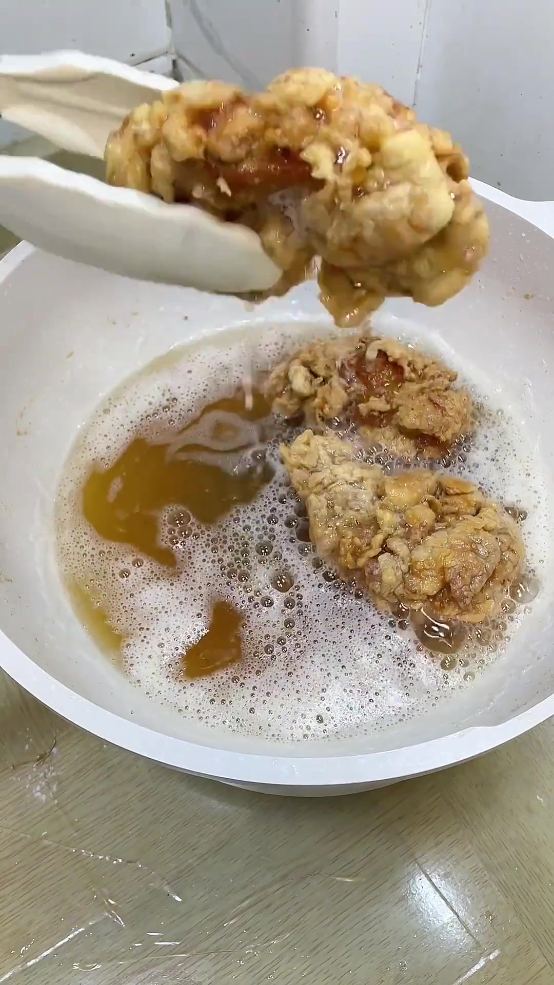 一个人在家吃炸鸡螺蛳粉火锅到底有多爽!