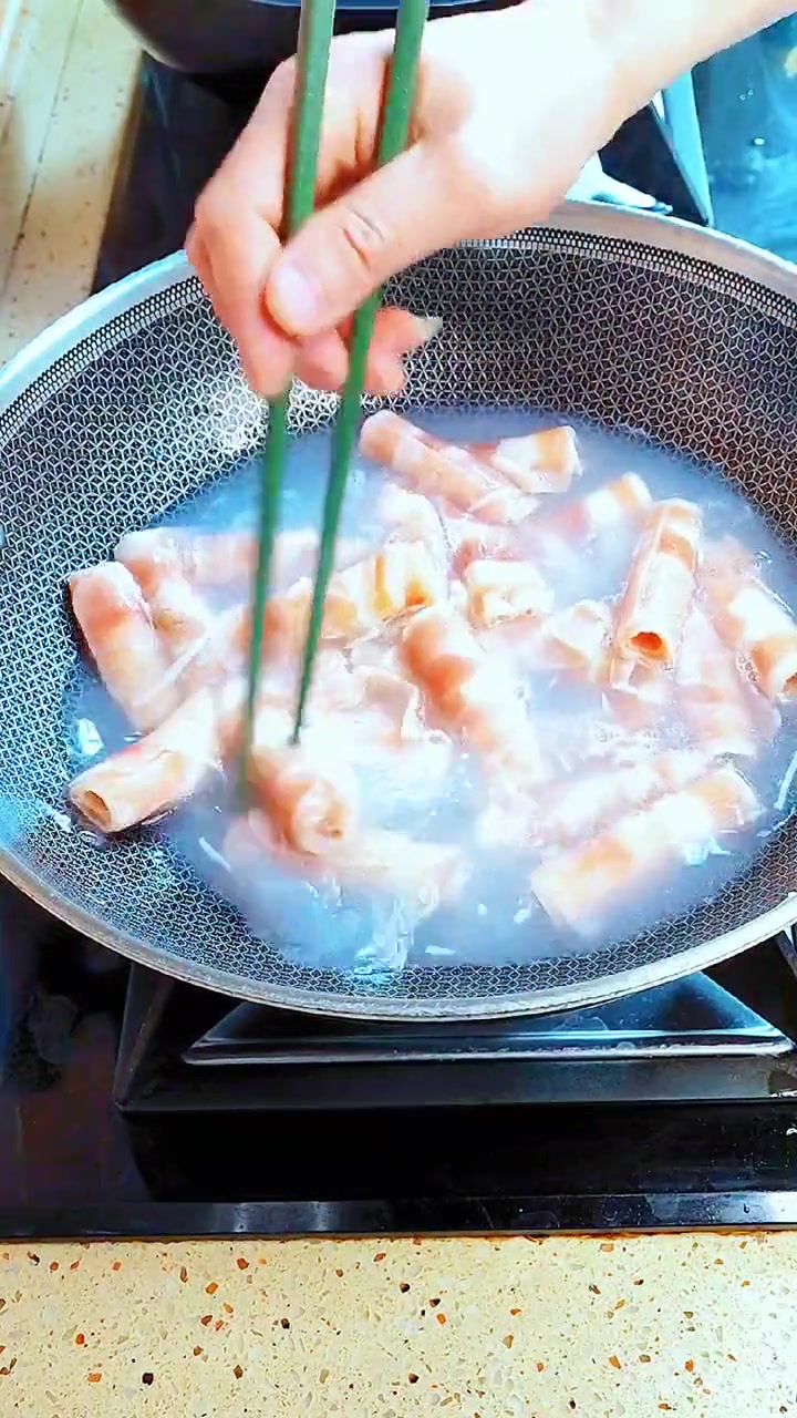 1分钟学会饭店里的美味!酸汤肥牛!