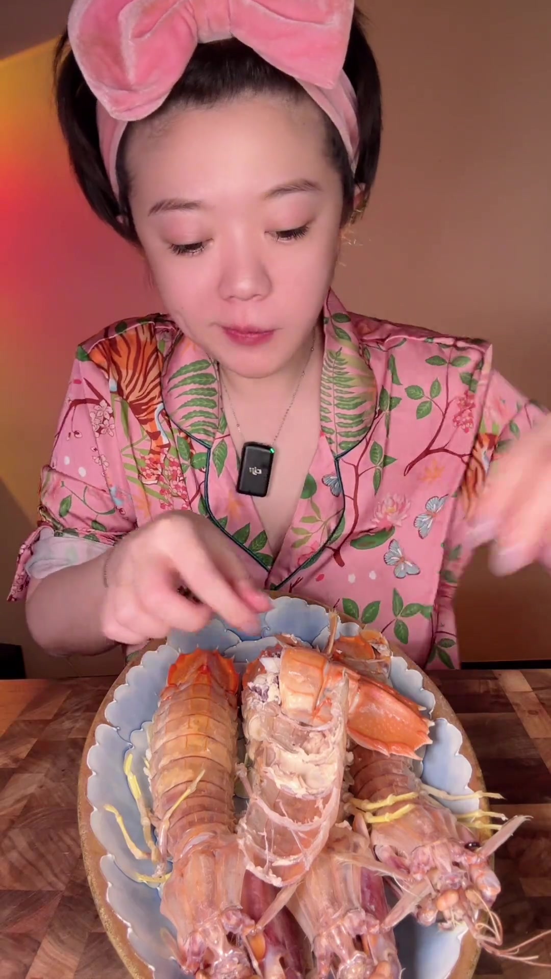 睁眼就有人投喂濑尿虾,这感觉真不错哈哈