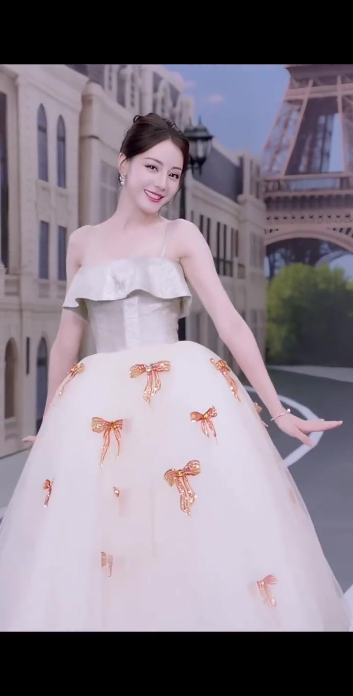 有迪丽热巴这样的代言人好幸福