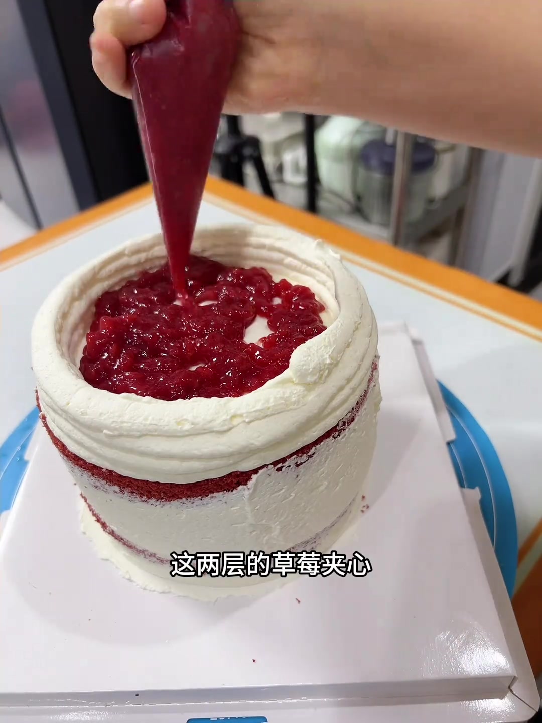 六寸草莓蛋糕要用多少草莓,自制草莓酱,草莓酱制作方法