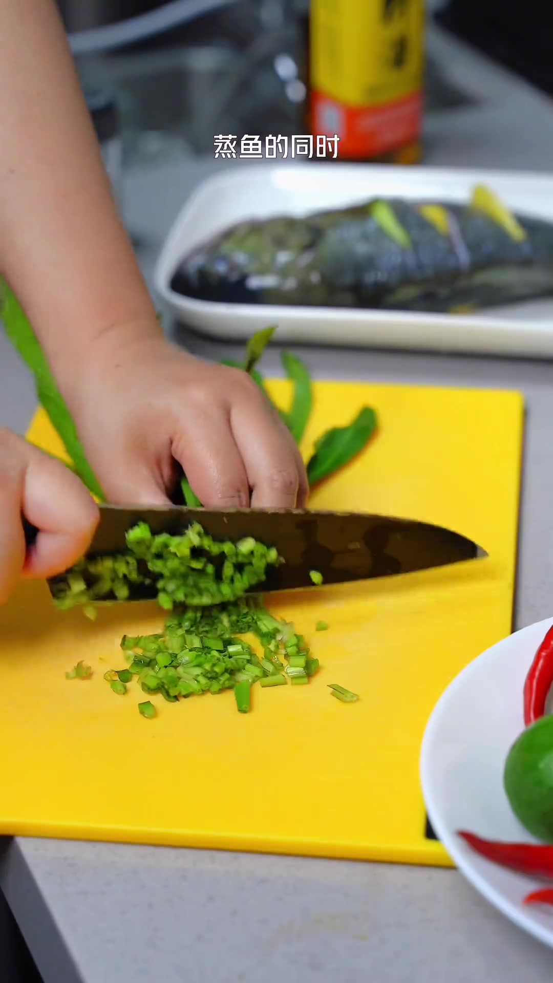 20块做盘酸辣爽口的傣味柠檬鱼