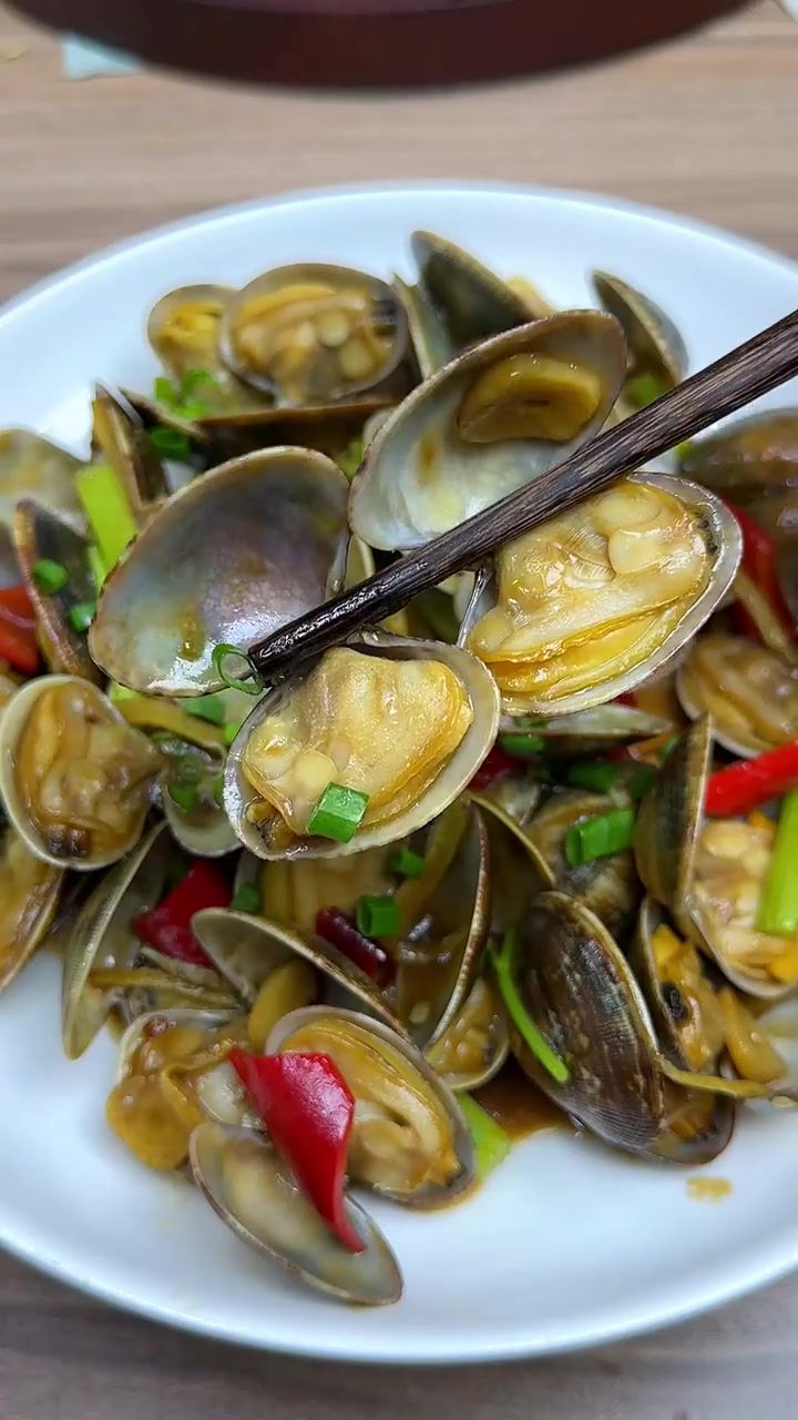 炒花蛤,炒花蛤不要焯水这样做肉很嫩