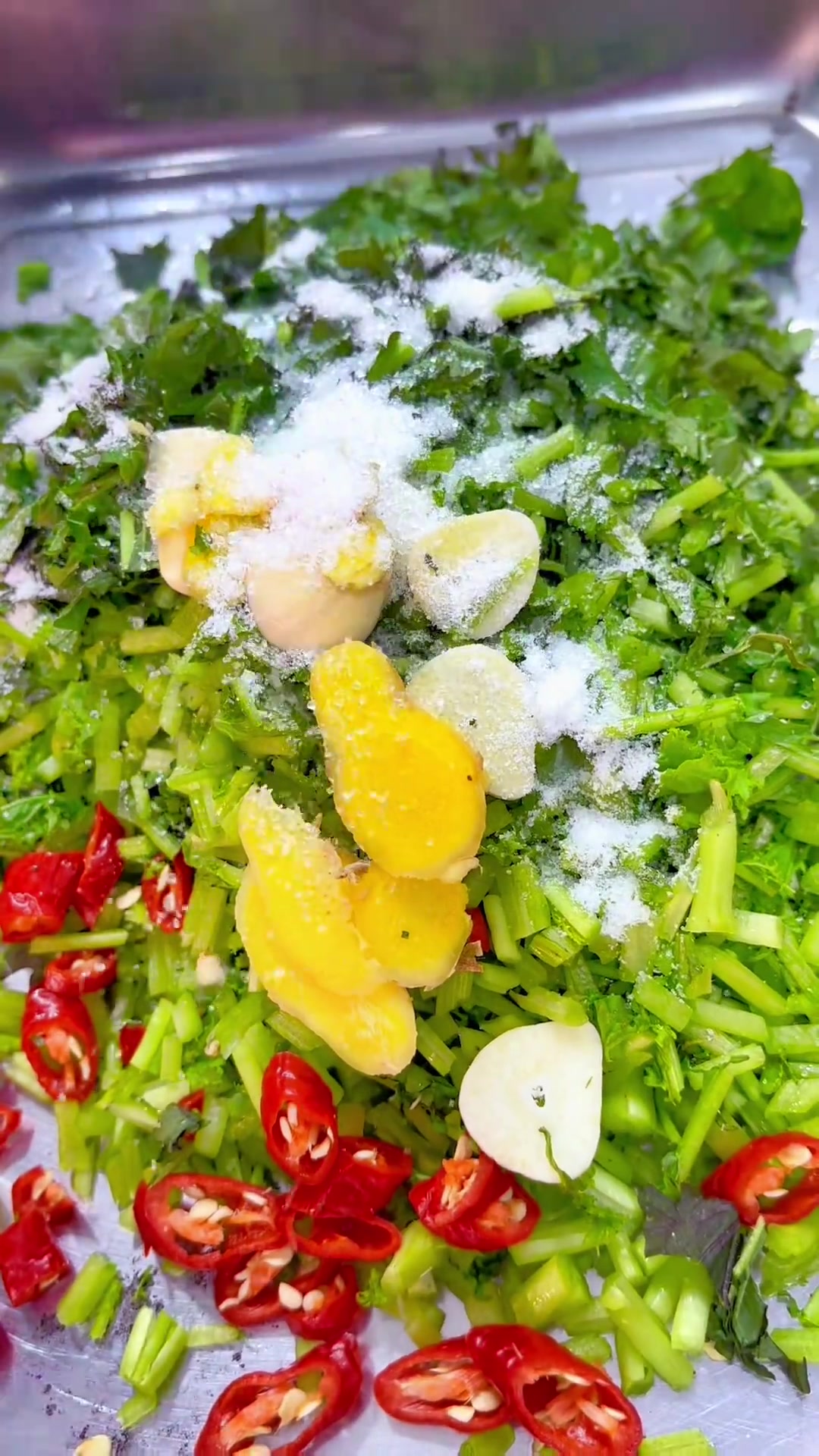 「今日美食分享」酸菜雪里红，美味下饭菜，再配上肉末炒上一盘肉末酸菜，好吃到停不下来