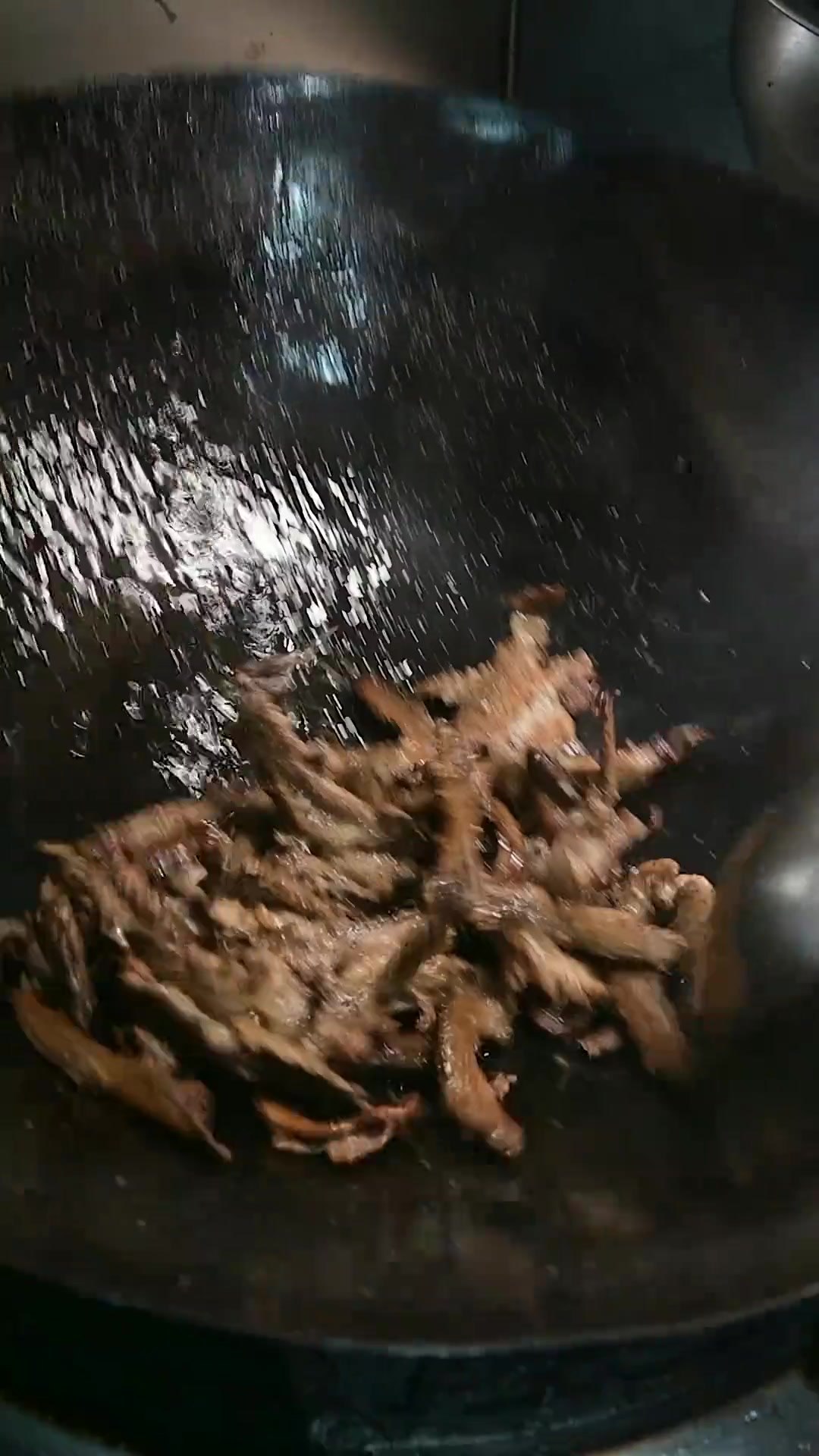 这才是泥鳅最好吃的做法,香辣酥脆又下饭