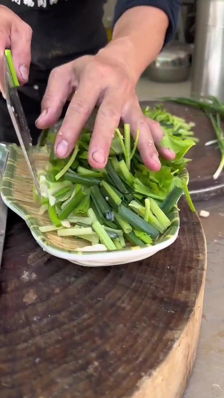 分享小时候爸妈做的炒牛肝，一块能下一碗饭！