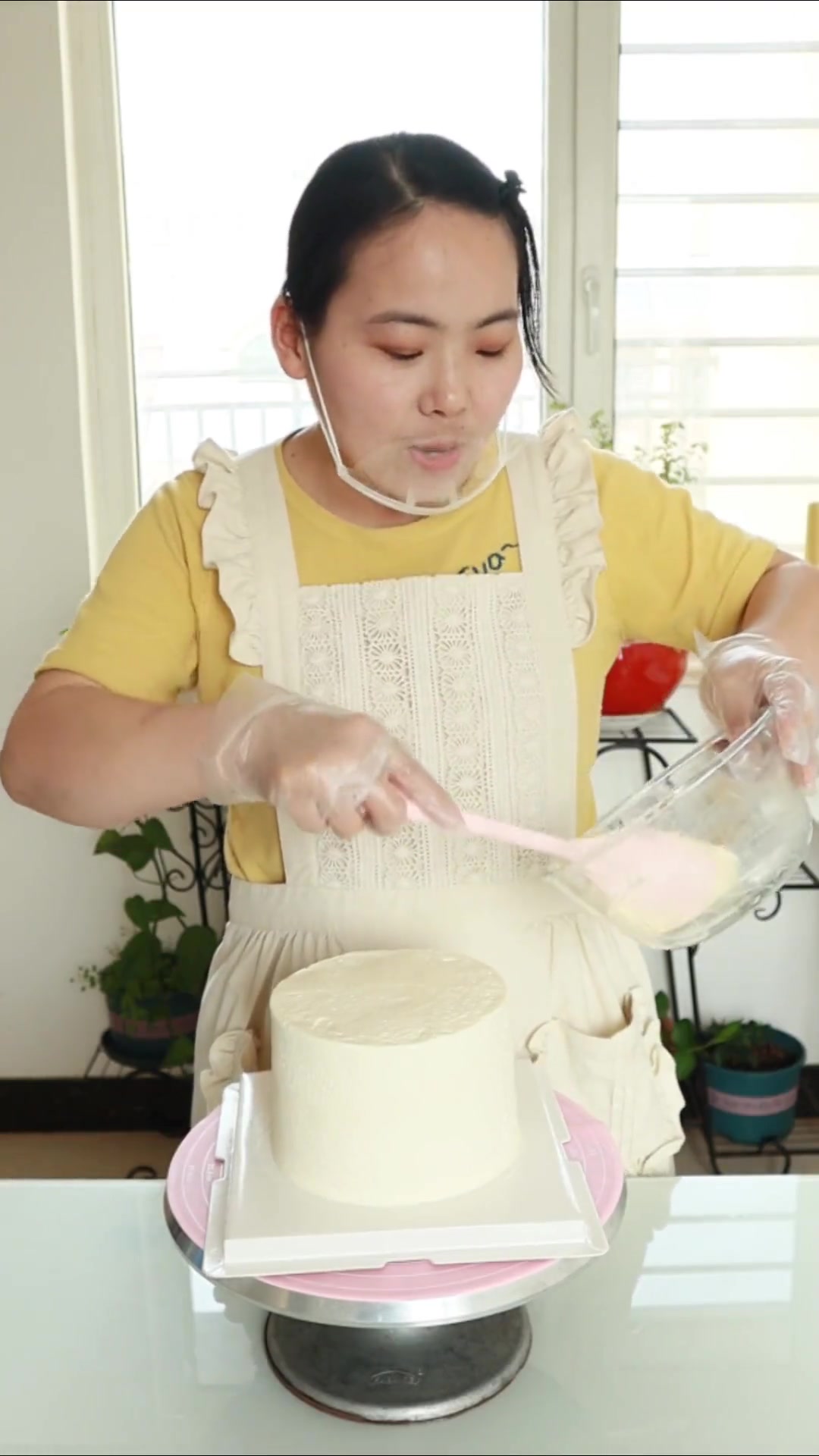 今天给小区邻居做一个六寸生日蛋糕