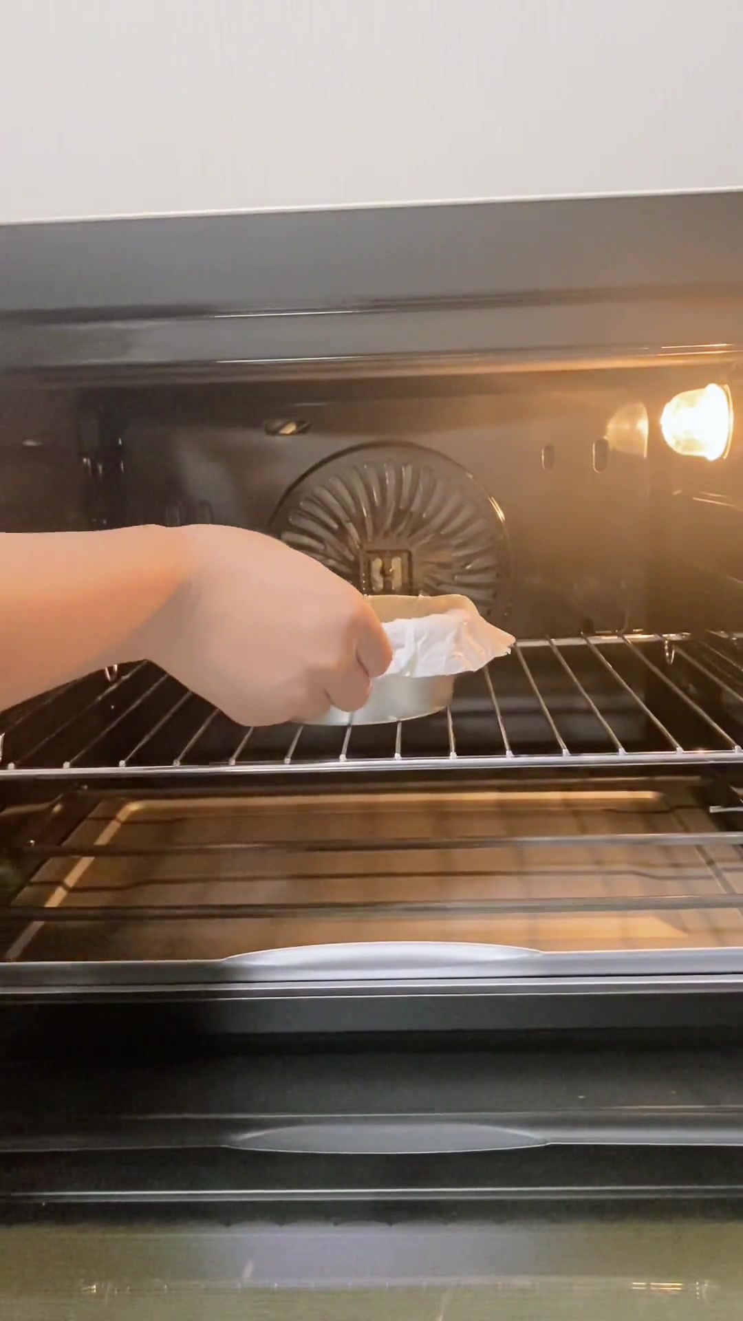 巴斯克蛋糕起源于法西接壤处,做法简,口感佳