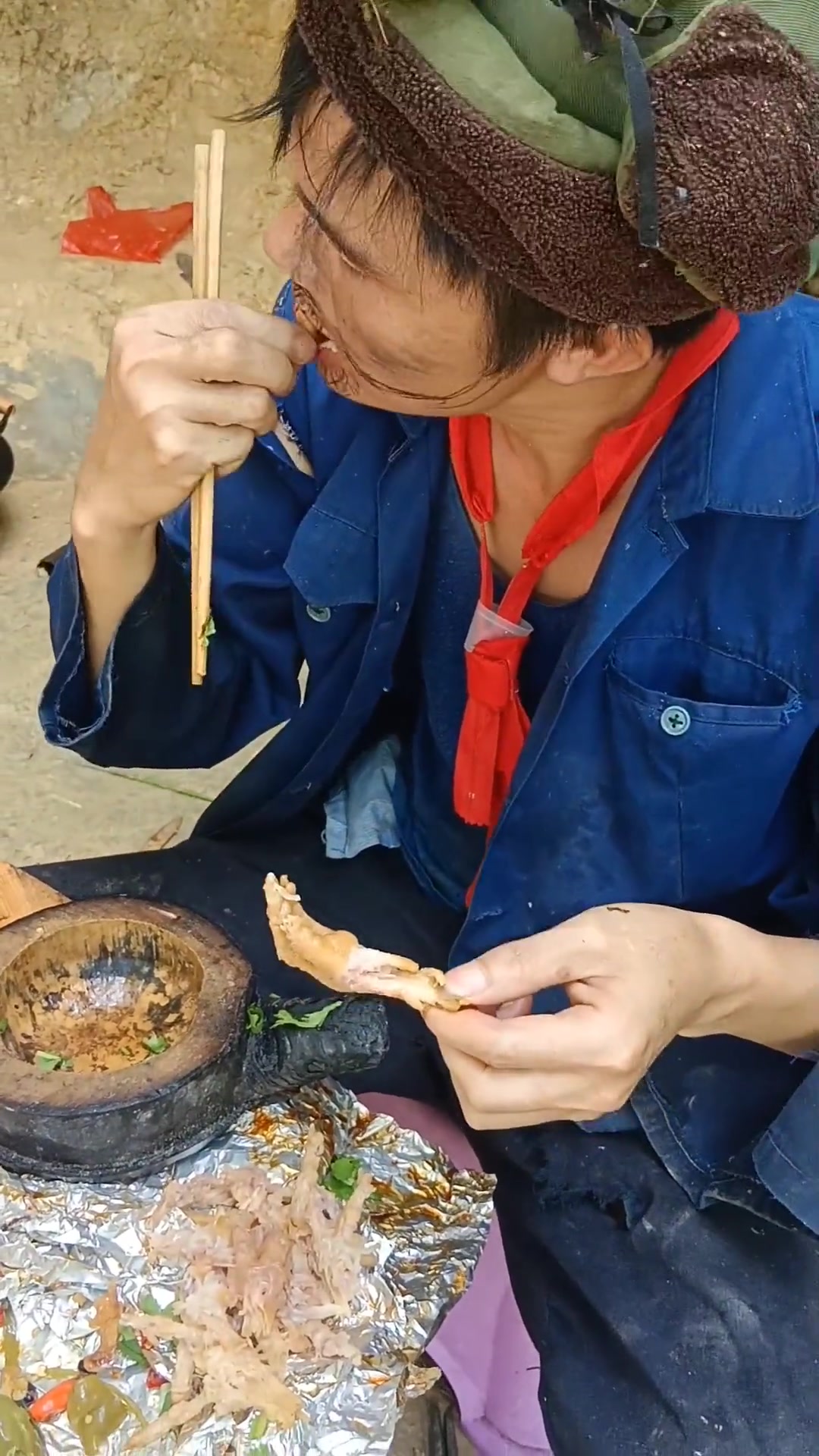 纸包鸡脚，柴火记录农村生活