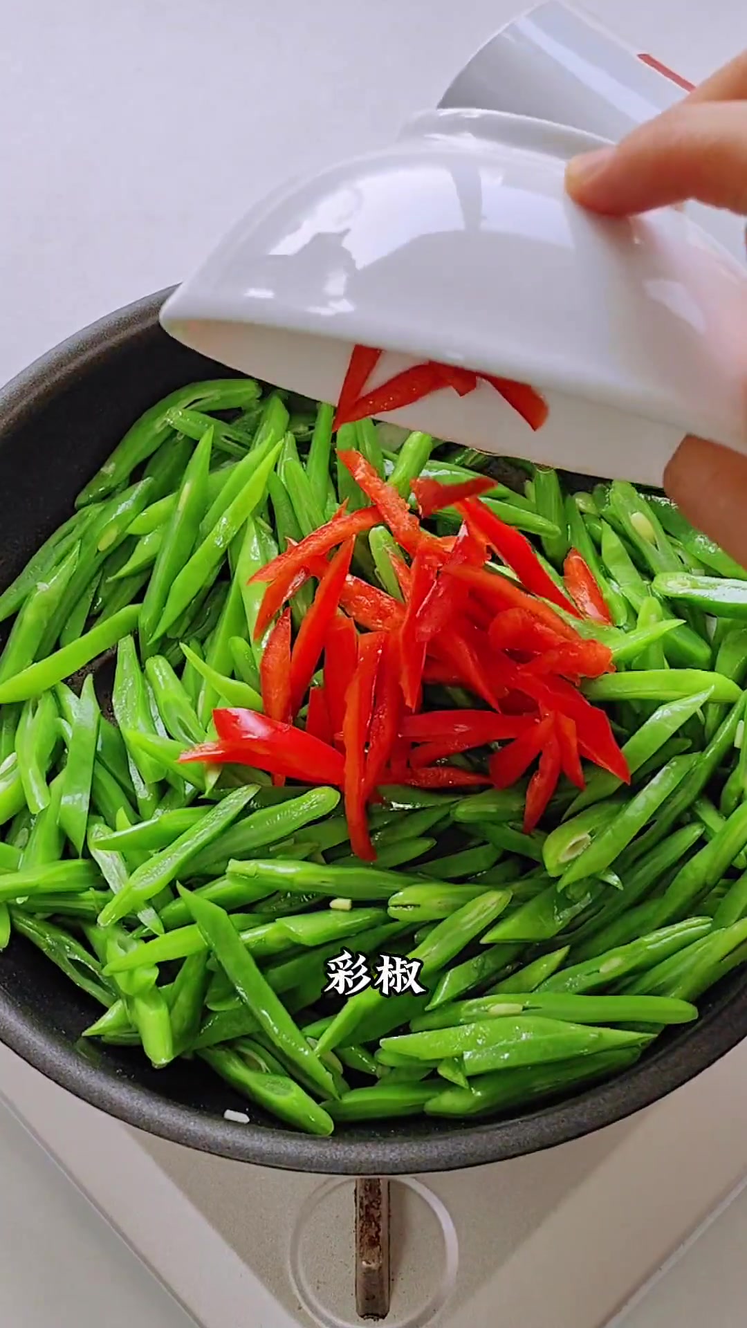 上班带饭瘦了48.7斤第182天懒人减脂便当蜜汁鸡腿+清炒豆角+卤蛋+藜麦饭饮品:西柚柠檬