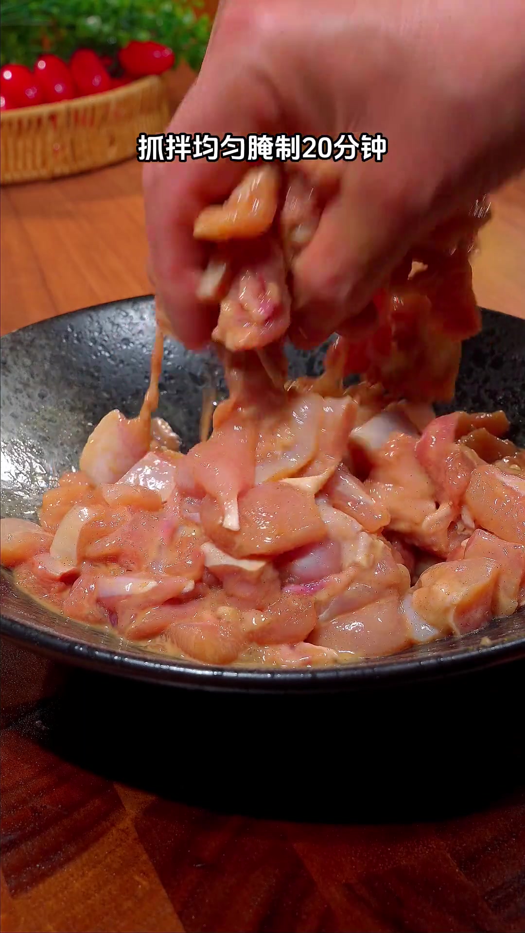宫保鸡丁,这才是真正的做法,鸡肉滑嫩不柴,一顿三碗米饭不够吃