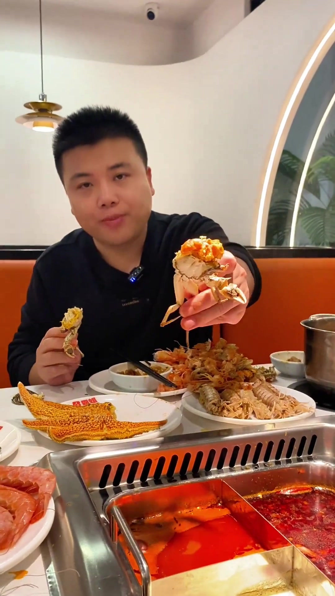 霸姐小蒸锅食材测试，有些OK有些很一般，最近螃蟹质量提高了，配置母蟹了，大青虾、海星还是不