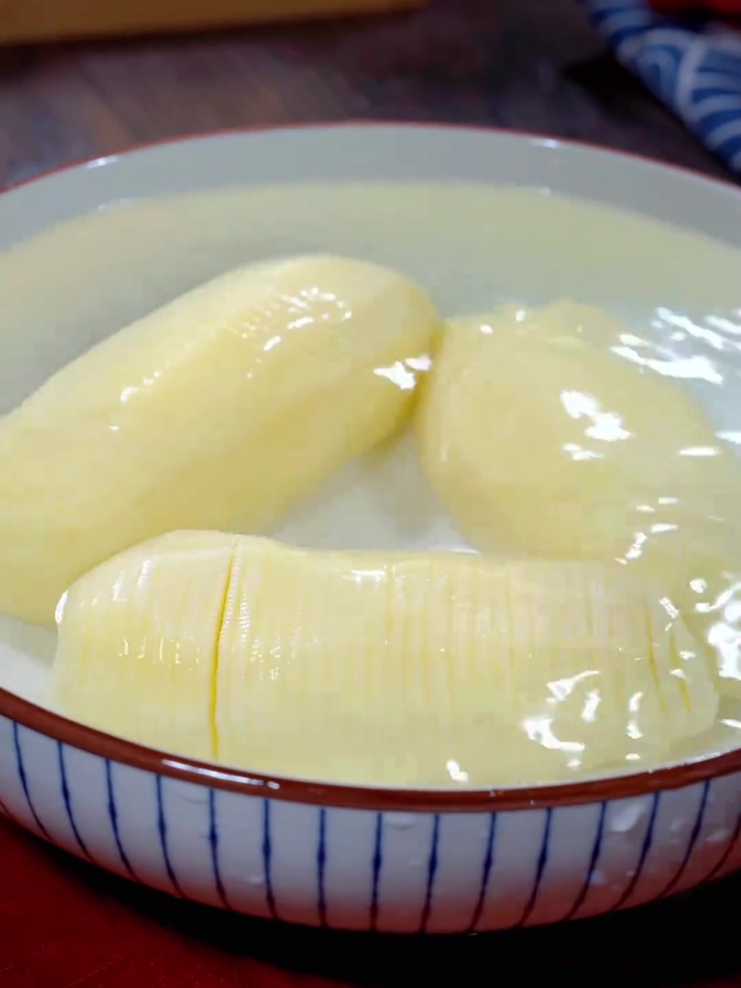 普通土豆这样做竟成酒店招牌菜，简单又美味！