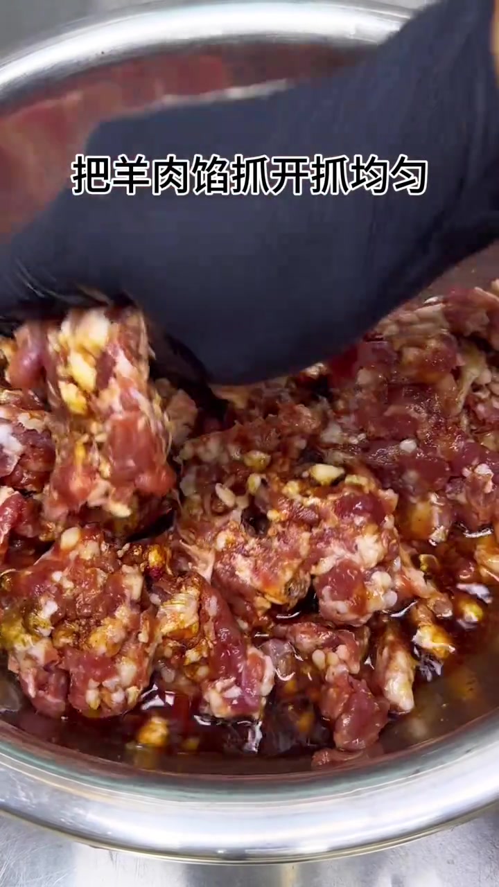 包子店特色羊肉大葱馅包子,鲜美可口葱香浓郁!