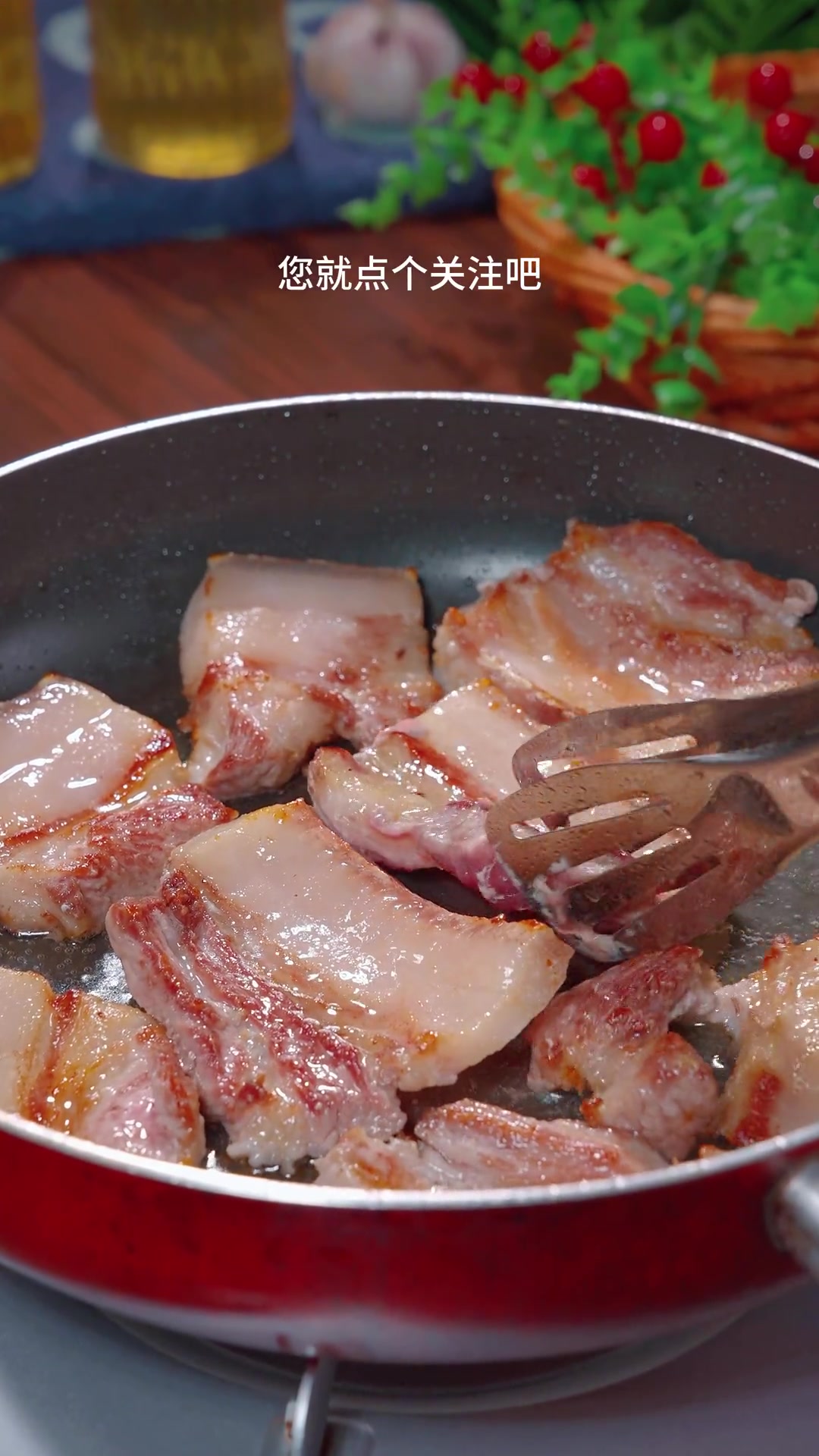 在家想吃笋干焖肉，您就像我这样做，好吃又下饭！