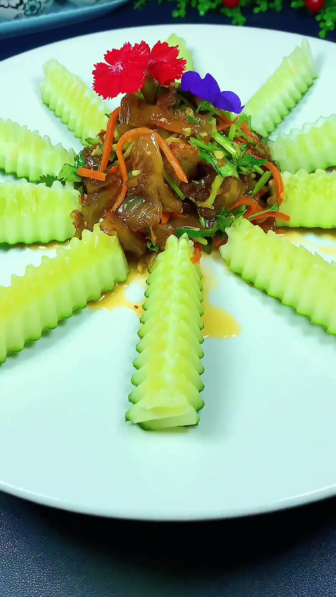 天气热没胃口，这样做道凉拌海蜇皮，酸辣爽口又开胃