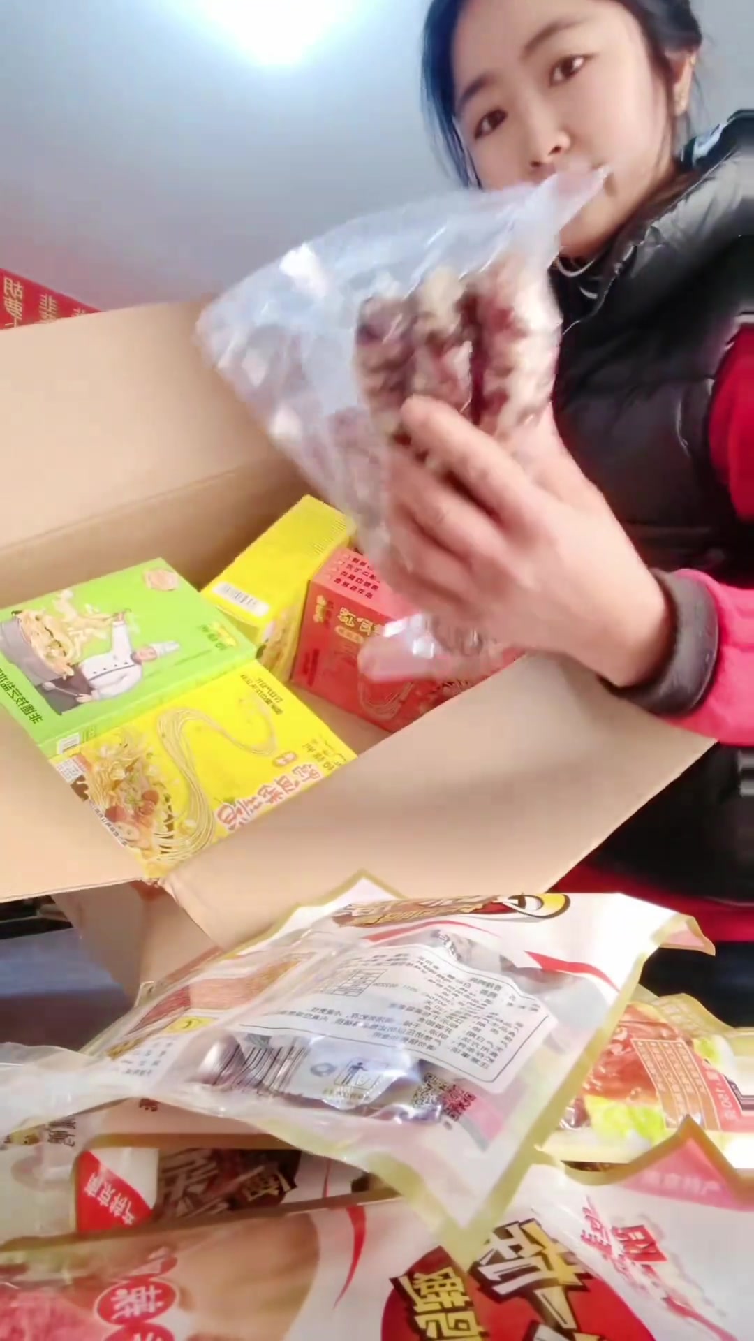 有一种幸福叫我有两个姑姐,为我撑腰的左膀右臂,疼我入骨,护我如初,大姑姐离得近,隔三差五会
