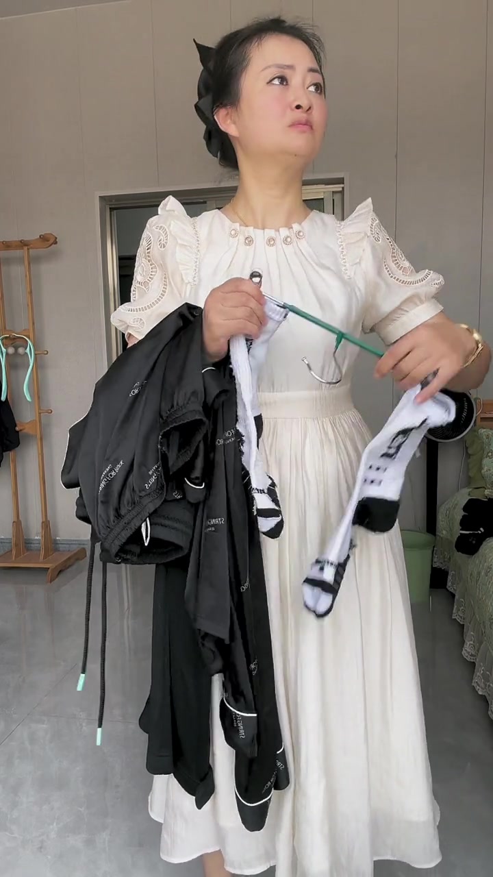 房子大了真是累呀,起来就做卫生,都做完了,休息一下又开始做晚饭了,今天晚饭给儿子做了口水鸡